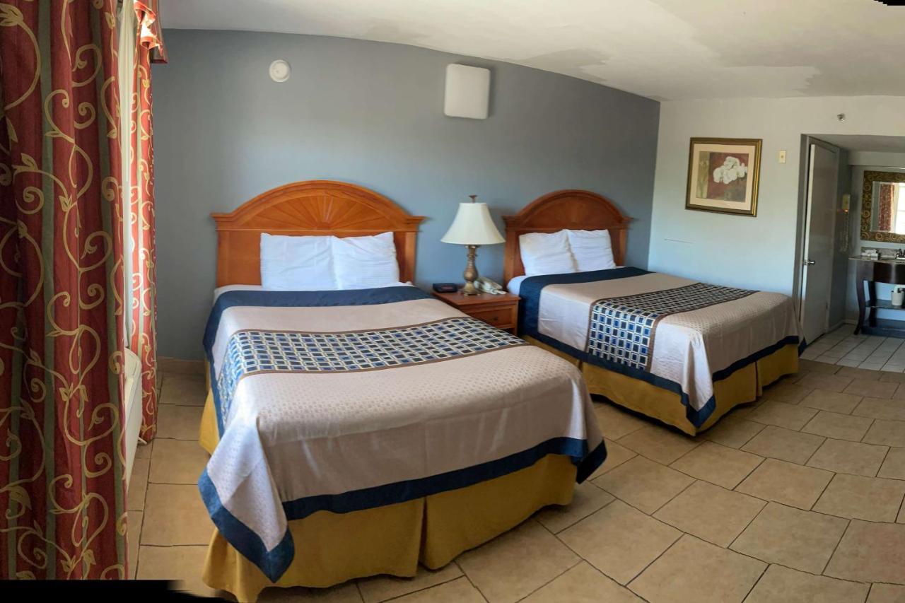 Travelodge By Wyndham Venice Venice Gardens Exterior photo