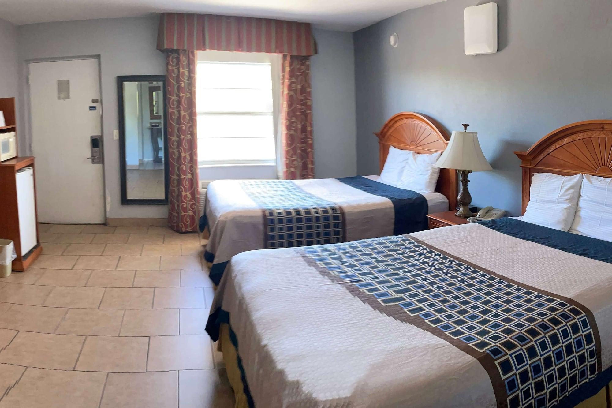 Travelodge By Wyndham Venice Venice Gardens Exterior photo